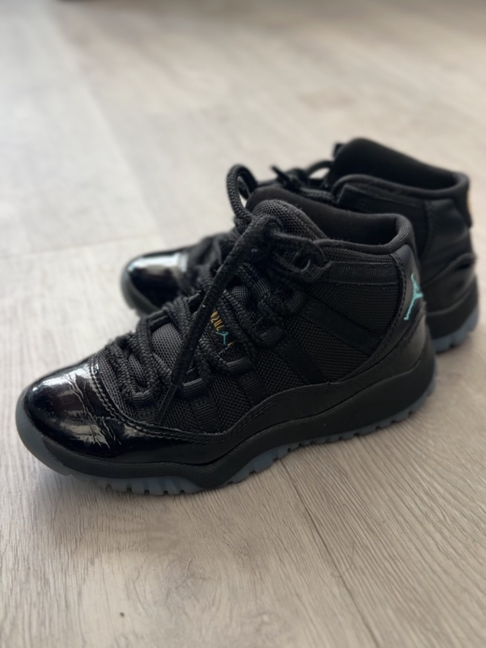 Retro Jordan 11 Sneakers